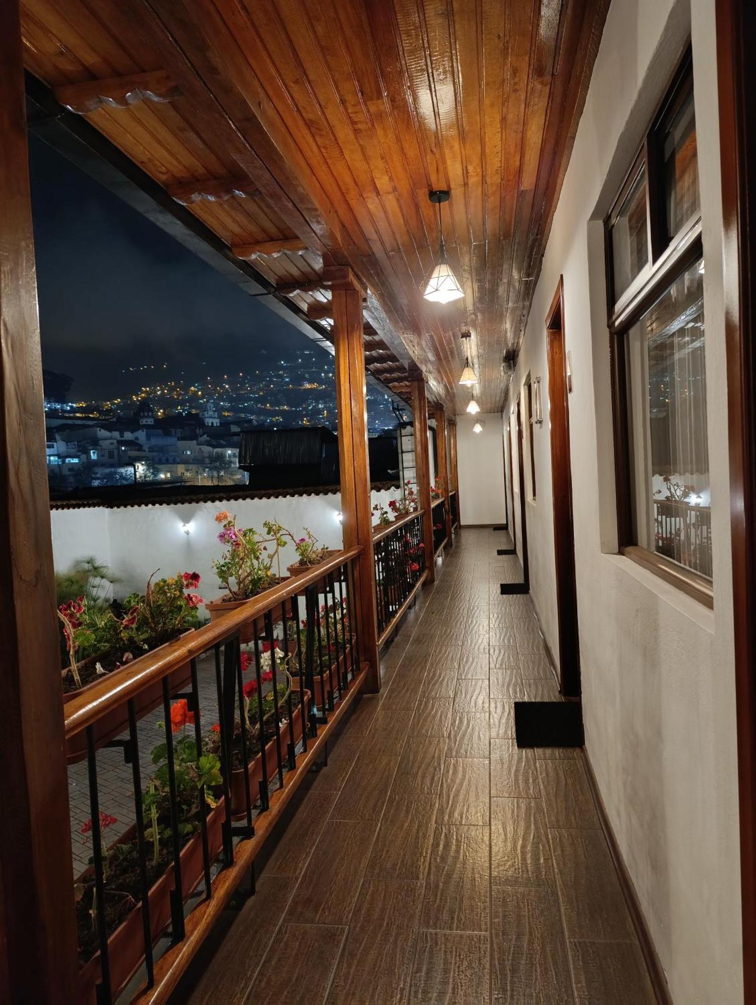 Casona Tobar Hotel キト エクステリア 写真